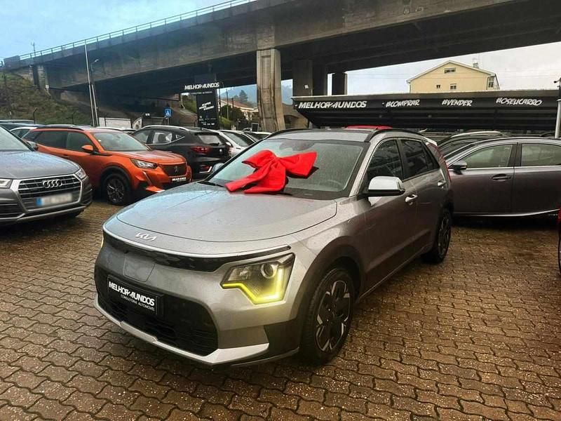 Usado Kia e-Niro 150 kW (204 HP) 2023 Cinza SUV