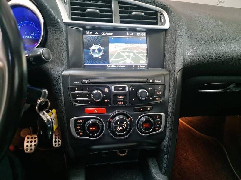 Usado Citroën DS4 Chic 120 HP (88 kW) 2014 Branco Citadino