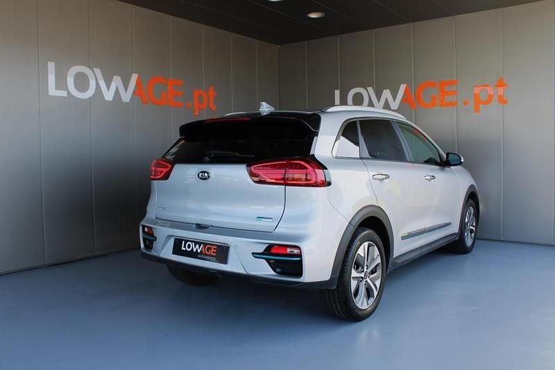 Usado Kia e-Niro 150 kW (204 HP) 2021 Cinza SUV
