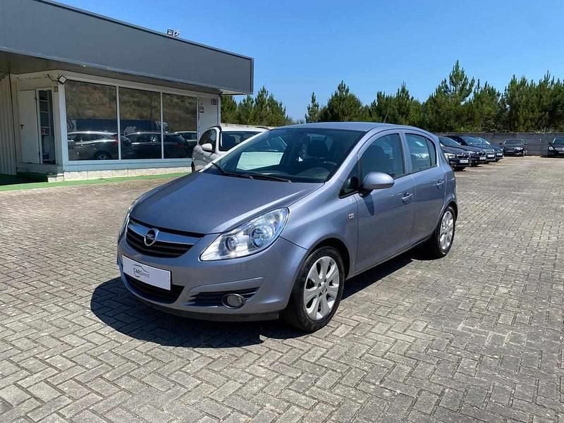 Cinzento Usado 2008 Opel Corsa | € 4.750 (Bom preço) - Imagem 1/4