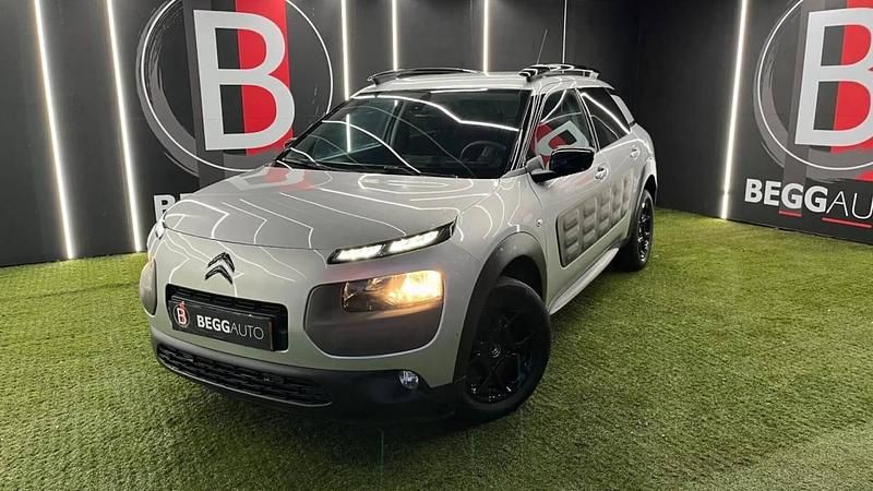 Usado Citroën C4 Cactus 100 HP (73 kW) 2015 Cinzento Citadino