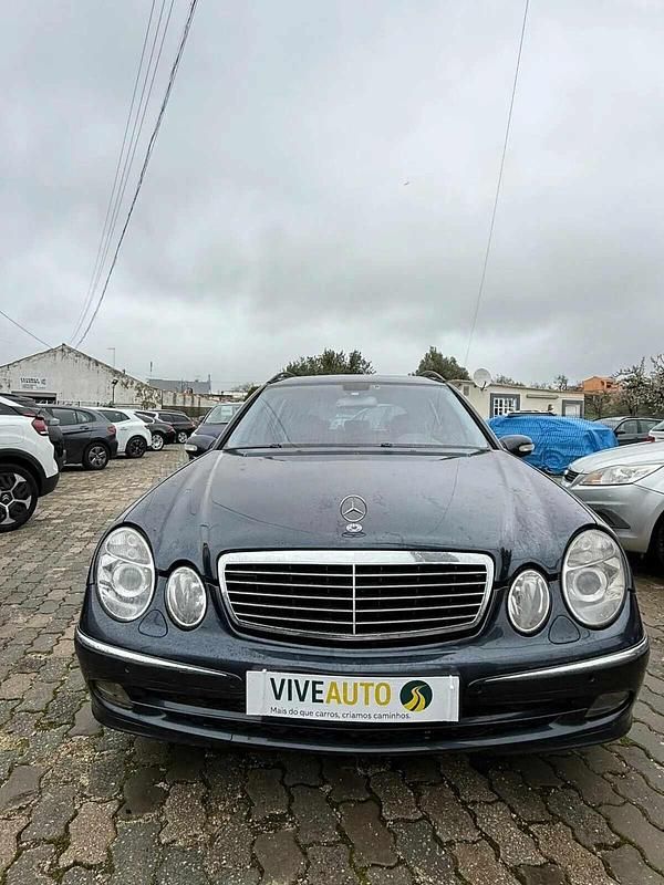 Usado Mercedes 280 SE 190 HP (139 kW) 2005 Azul