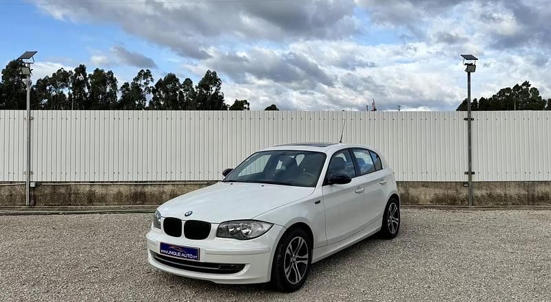 Usado BMW 120 Sport Line 177 HP (130 kW) 2008 Branco glaciar Citadino