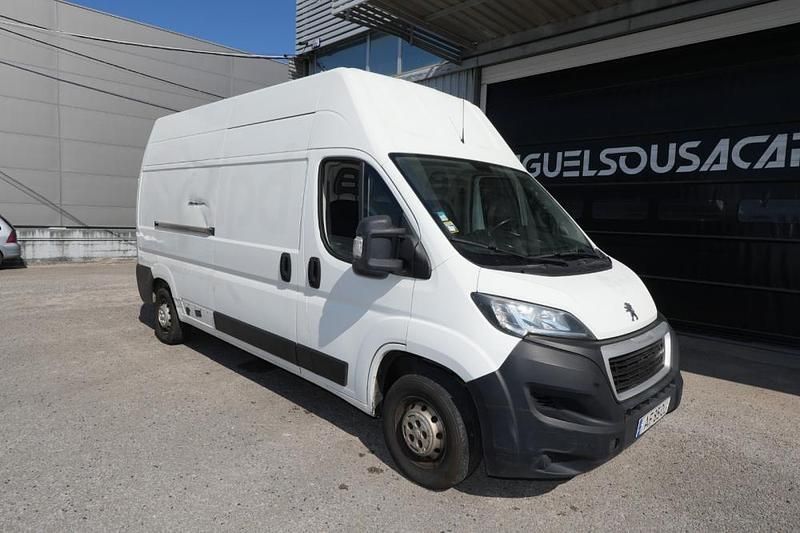 Usado Peugeot Boxer 120 HP (88 kW) 2021 Branco Van