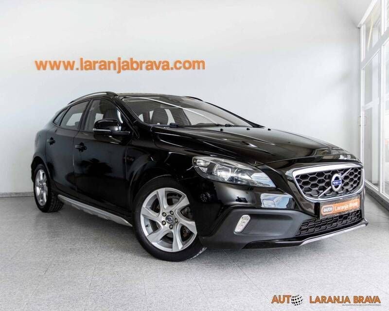 Preto Usado 2013 Volvo V40 CC Carrinha | € 11.900 (Preço justo) - Imagem 1/4