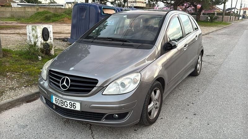 Usado 2006 Mercedes B180 Monovolume | € 5.850 (Preço justo) - Imagem 1/4