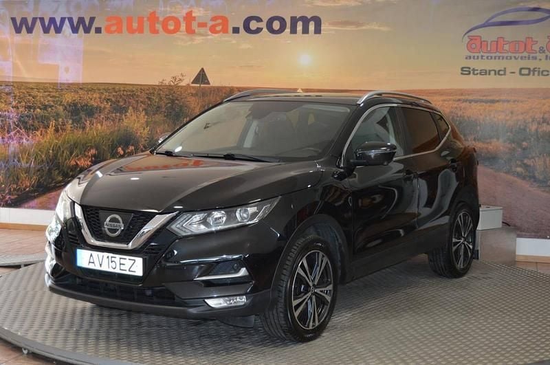 Preto Usado 2017 Nissan Qashqai N-Connecta SUV | € 16.500 (Preço justo) - Imagem 1/4