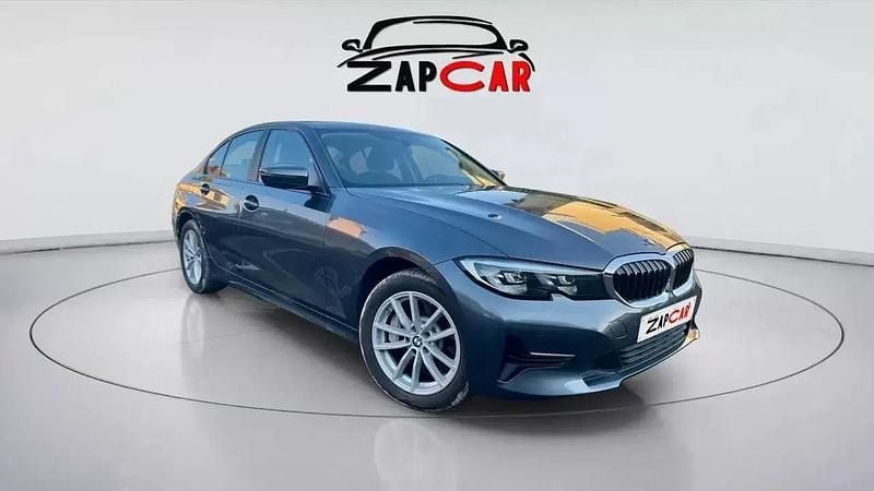 Cinzento Usado 2019 BMW 330e Sport Line Carrinha | € 23.500 (Preço justo) - Imagem 1/4