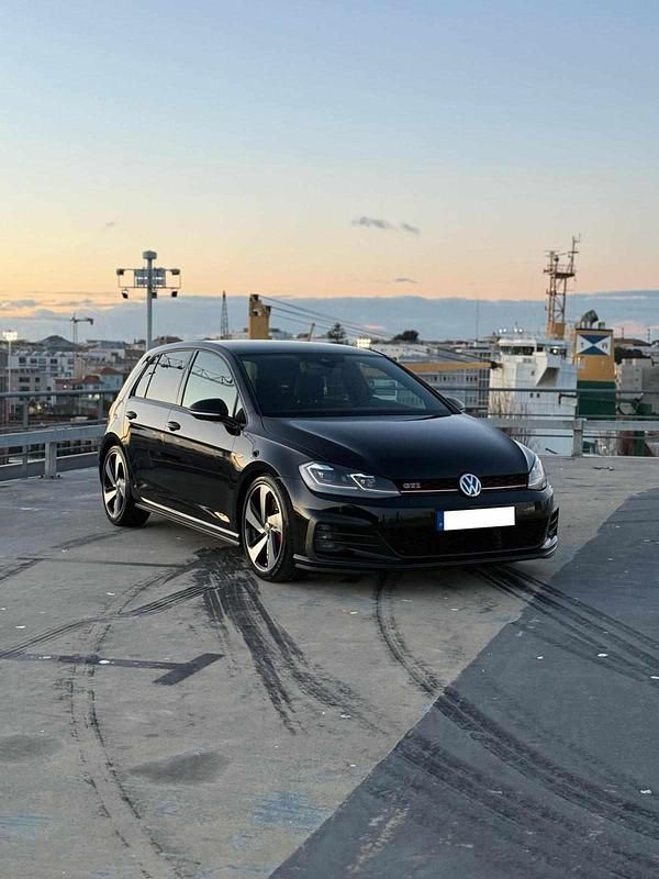 Usado VW Golf VII GTI 245 HP (180 kW) 2019 Preto