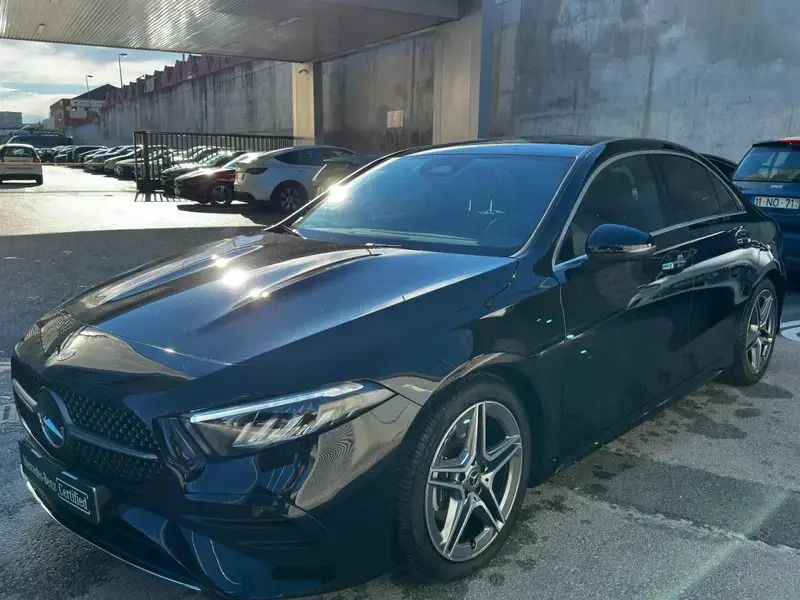 Preto cosmos Usado 2023 Mercedes A200 AMG Sedan | € 39.900 (Caro) - Imagem 1/4