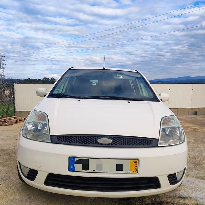 Usado 2005 Ford Fiesta Sedan | € 2.200 (Bom preço) - Imagem 1/4
