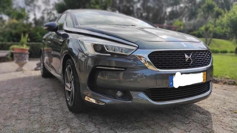Cinzento Usado 2016 DS Automobiles DS5 Citadino | € 15.990 (Preço justo) - Imagem 1/4