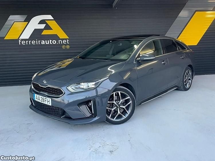 Cinza Usado 2020 Kia ProCeed GT-Line Carrinha | € 18.900 (Preço justo) - Imagem 1/1
