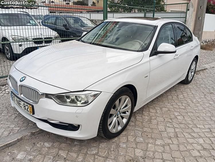 Branco Usado 2012 BMW 320 Sport Line Sedan | € 16.900 - Imagem 1/1