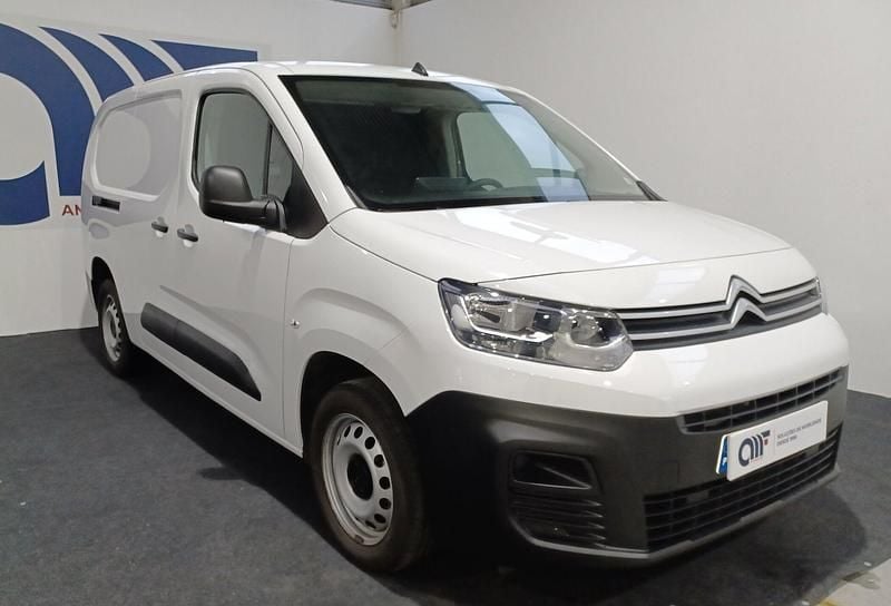 Usado Citroën Berlingo 102 HP (75 kW) 2023 Branco Monovolume