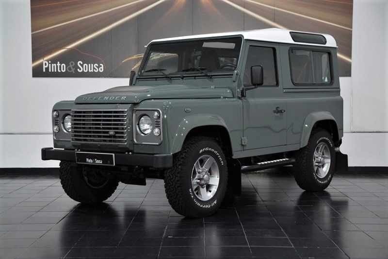 Verde (metalizado) Usado 2014 Land Rover Defender SUV | € 90.000 - Imagem 1/4