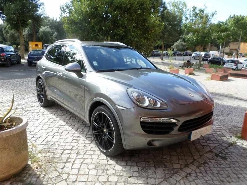 Cinzento Usado 2010 Porsche Cayenne S SUV | € 27.950 - Imagem 1/4