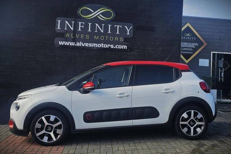 Branco Usado 2017 Citroën C3 PureTech Citadino | € 12.900 - Imagem 1/4