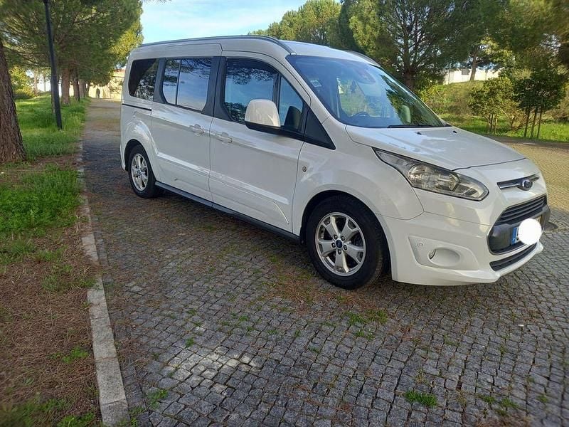 Usado 2015 Ford Tourneo Connect Monovolume | € 15.750 - Imagem 1/4