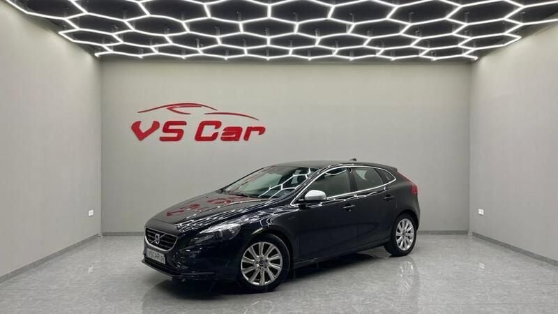 Preto Usado 2013 Volvo V40 Carrinha | € 12.000 (Preço justo) - Imagem 1/4