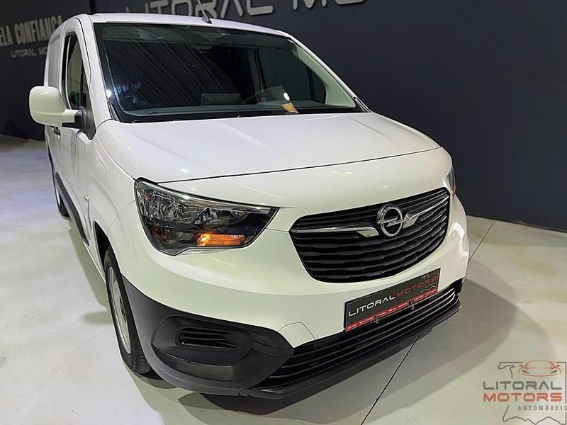 Usado Opel Combo 102 HP (75 kW) 2020 Branco Monovolume