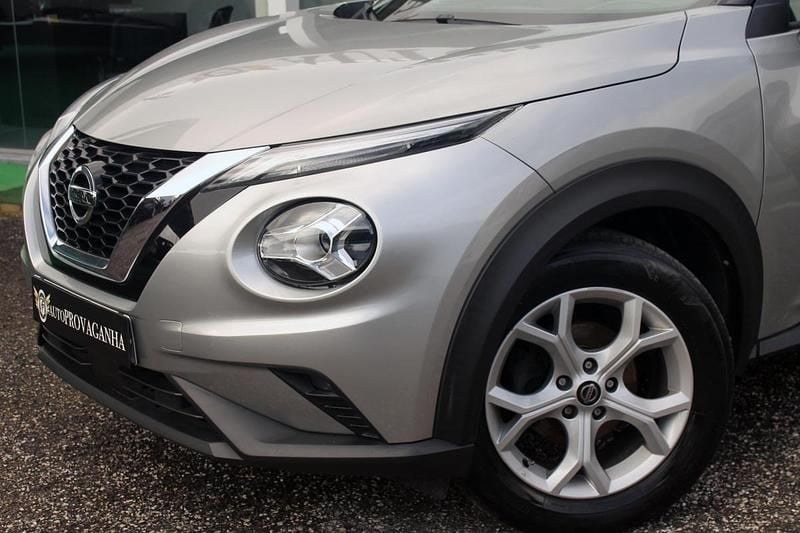 Usado Nissan Juke N-Connecta 114 HP (83 kW) 2021 Cinza SUV