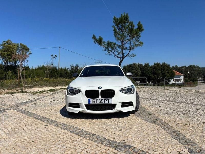 Usado 2013 BMW M135 Comfort Edition Citadino | € 27.800 - Imagem 1/4