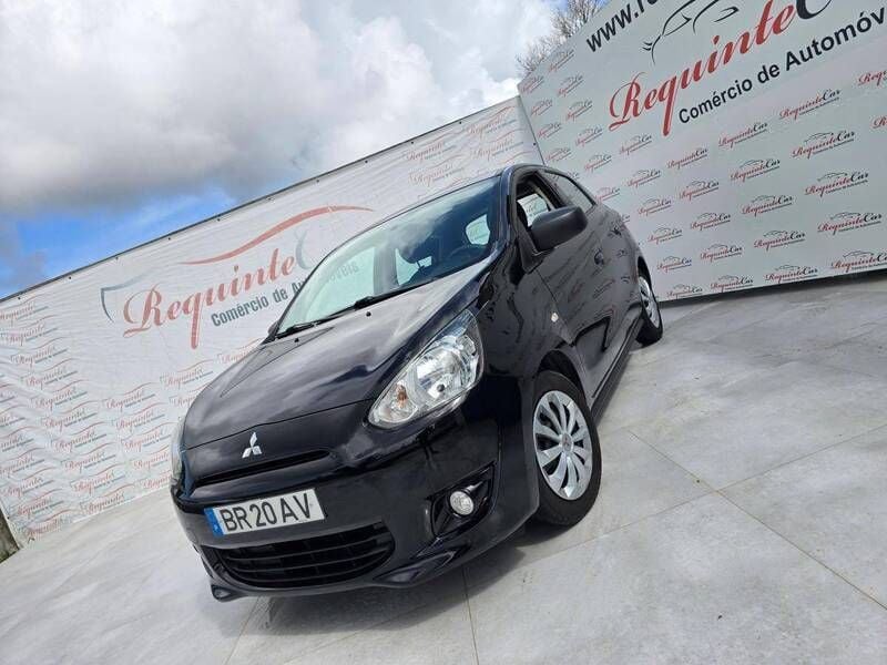 Usado Mitsubishi Space Star Active 71 HP (52 kW) 2015 Preto