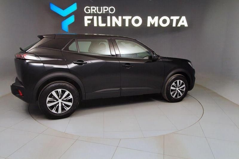 Usado Peugeot 2008 Active 102 HP (75 kW) 2023 Preto SUV