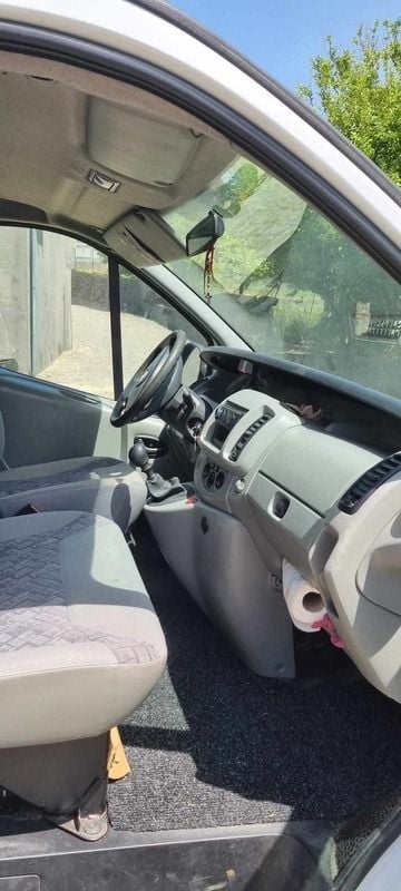 Branco Usado 2004 Opel Vivaro Van | € 9.900 - Imagem 1/4