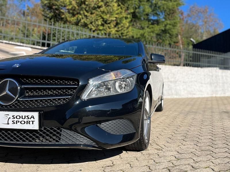 Usado Mercedes A160 Style 90 HP (66 kW) 2015 Preto