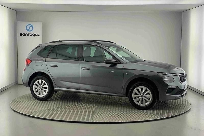 Cinzento Novo 2025 Skoda Kamiq Selection SUV | € 24.490 (Preço justo) - Imagem 1/4