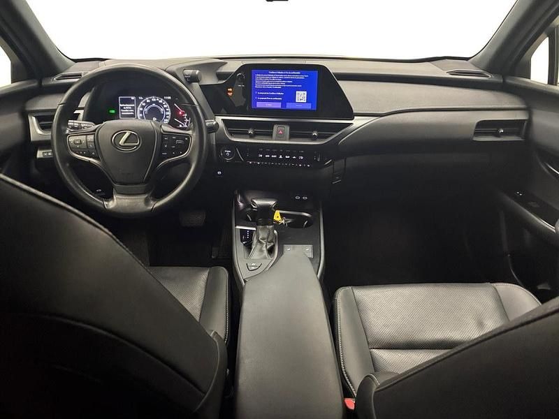 Usado Lexus UX 152 HP (111 kW) 2023 Cinzento SUV