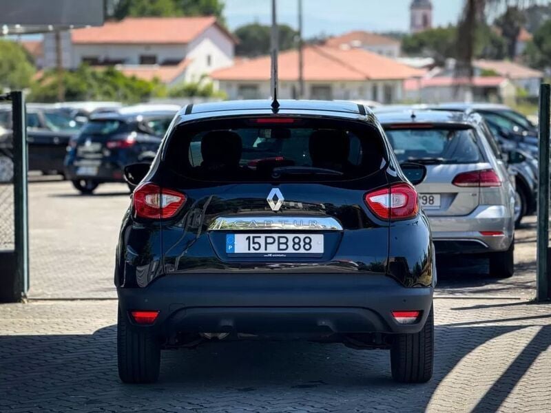Usado Renault Captur 90 HP (66 kW) 2014 Preto SUV