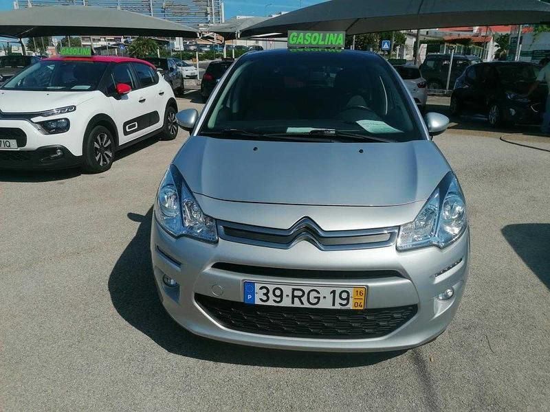 Cinza Usado 2016 Citroën C3 PureTech Citadino | € 8.900 (Bom preço) - Imagem 1/4