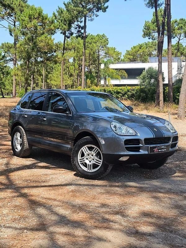 Cinza Usado 2004 Porsche Cayenne SUV | € 17.990 - Imagem 1/4