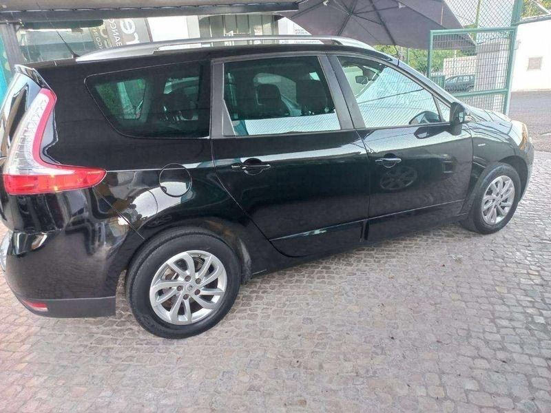 Usado Renault Grand Scénic III LIMITED 130 HP (95 kW) 2015 Preto Monovolume