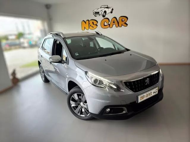 Cinzento Usado 2018 Peugeot 2008 Active SUV | € 13.900 (Preço elevado) - Imagem 1/4