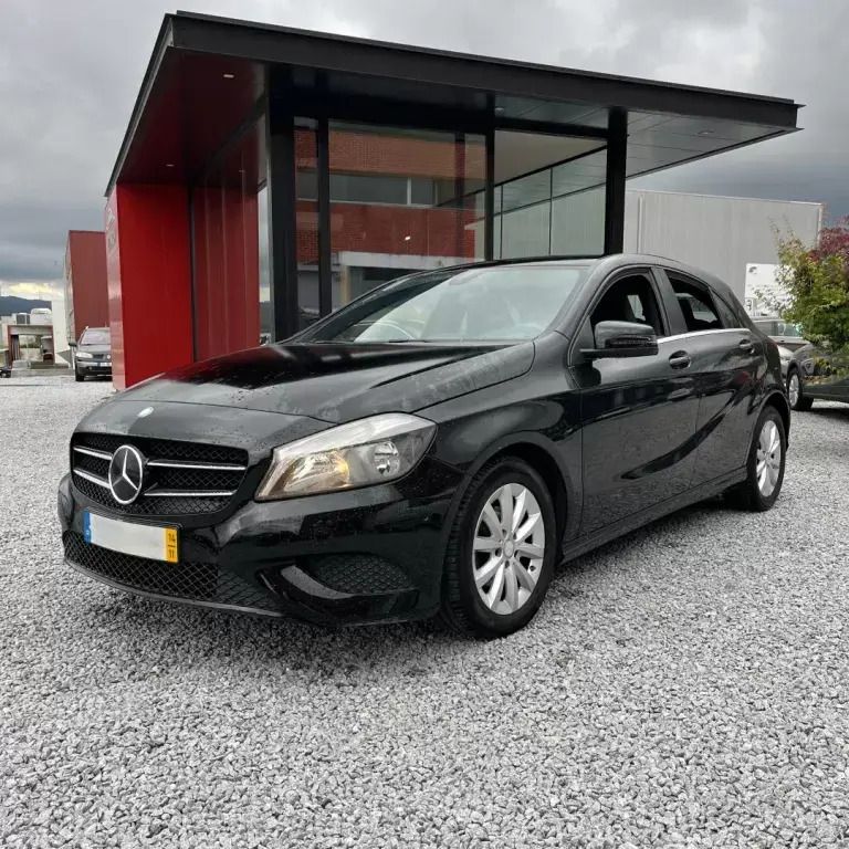 Preto Usado 2014 Mercedes A180 Style Citadino | € 12.750 (Preço justo) - Imagem 1/4