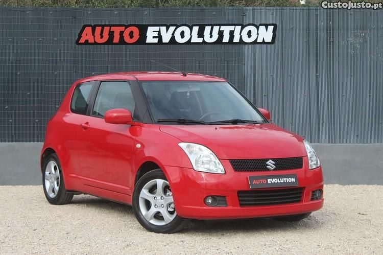 Vermelho Usado 2005 Suzuki Swift | € 5.400 - Imagem 1/1