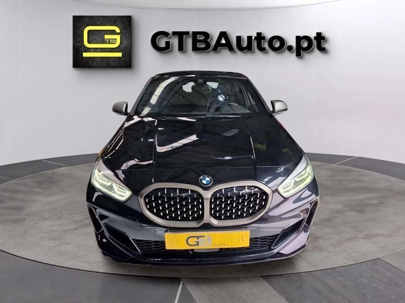 Preto Usado 2021 BMW M135 M Sport Citadino | € 41.900 - Imagem 1/4