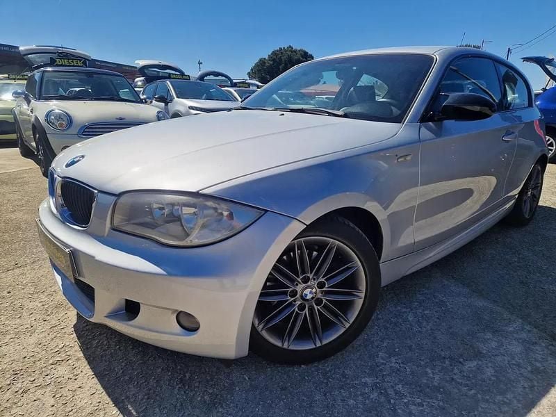 Usado BMW 118 Coupé 143 HP (105 kW) 2008 Cinza prata Coupé