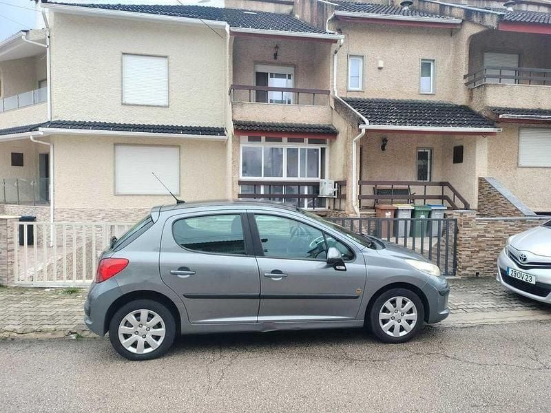 Usado 2008 Peugeot 207 Sedan | € 3.500 (Preço justo) - Imagem 1/4