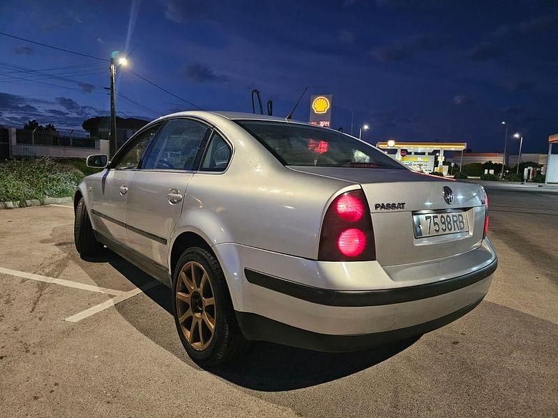 Usado VW Passat 115 HP (84 kW) 2001 Sedan
