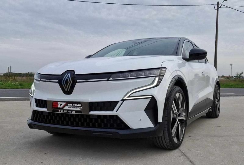 Branco Usado 2023 Renault Mégane Iconic Citadino | € 38.000 (Caro) - Imagem 1/4