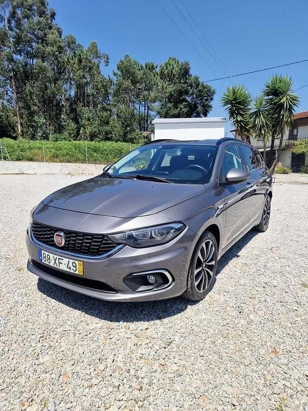 Cinzento Usado 2019 Fiat Tipo Citadino | € 12.250 (Preço elevado) - Imagem 1/4