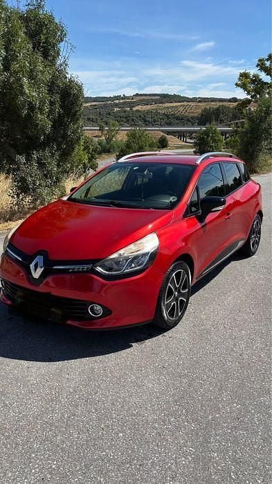 Usado 2014 Renault Clio IV Dynamique Carrinha | € 7.300 (Bom preço) - Imagem 1/4