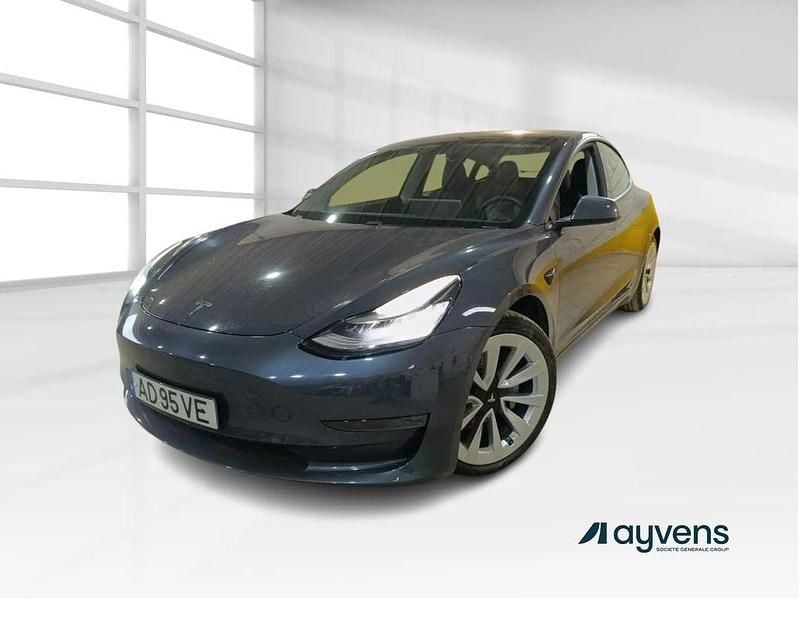 Cinza Usado 2020 Tesla Model 3 Sedan | € 28.600 (Preço justo) - Imagem 1/4