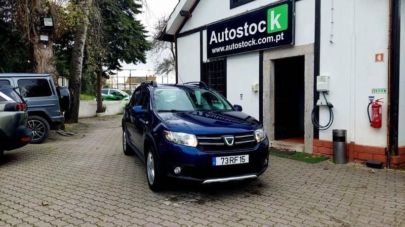 Usado Dacia Sandero Stepway 90 HP (66 kW) 2016 Azul