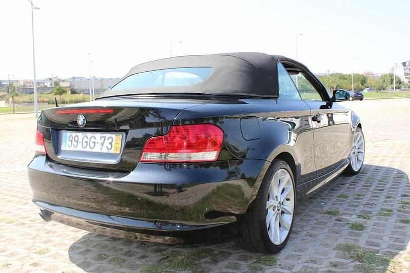 Usado BMW 120 177 HP (130 kW) 2008 Preto Citadino